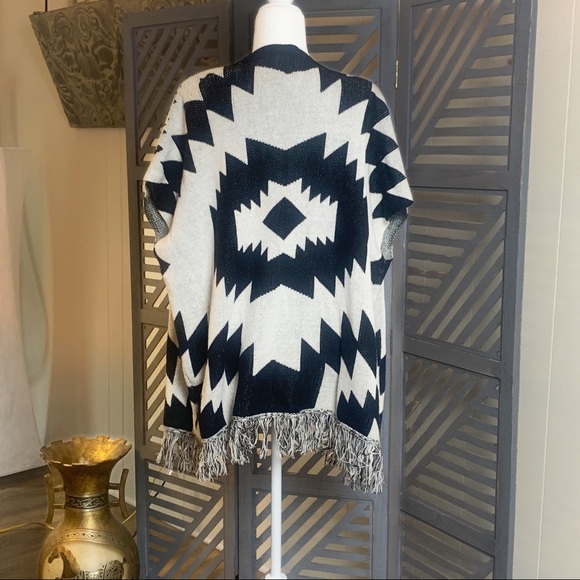 Boho Cardigan Small Tribal Aztec Black White - Picture 3 of 11